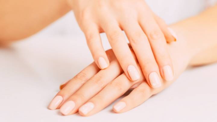 Old Money Nails: 7 diseños elegantes que estilizan las manos en Navidad y Año Nuevo