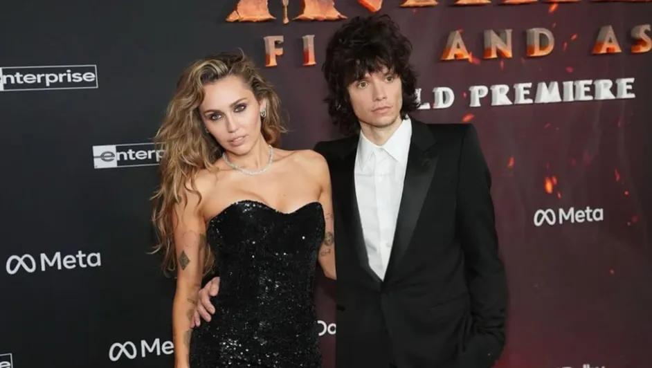 Miley Cyrus y Maxx Morando se Comprometen Tras Cuatro Años de Relación