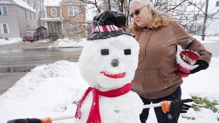 First snow of December falls in Erie PA and surrounding areas