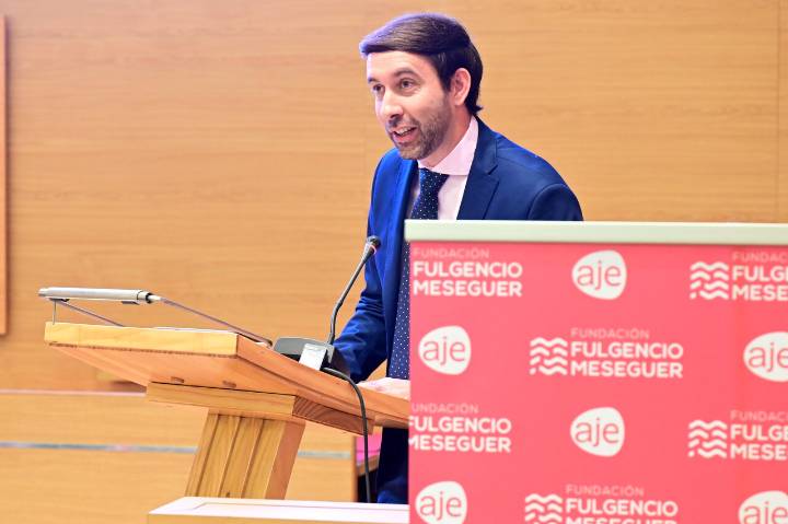 Juan Antonio Parra renueva liderazgo al frente de AJE Cádiz