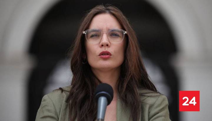 "Esperamos que la migración no sea un botín electoral": Gobierno responde a duras críticas de Jara y Kast