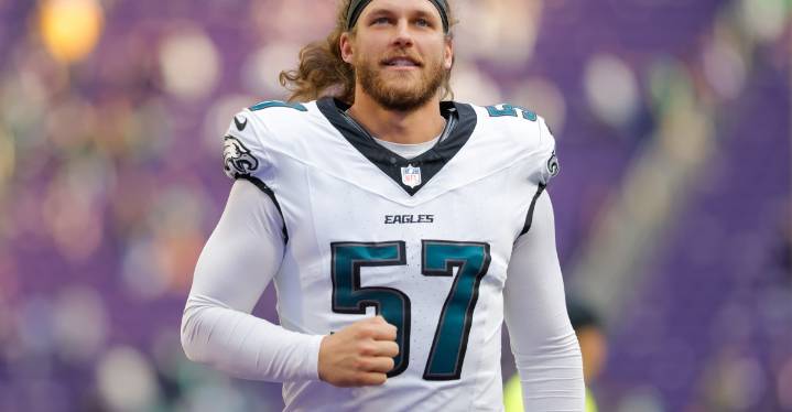 Eagles waive their long snapper