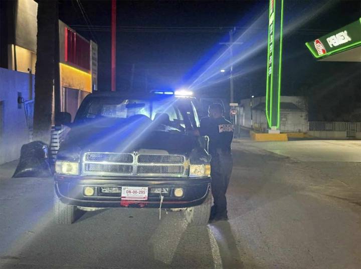 Ebrio adulto mayor se queda dormido al volante y bloquea vialidad en Zaragoza