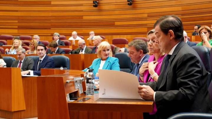 La mayoría se pagará cara en las autonómicas: 82 procuradores en juego, uno más que ahora