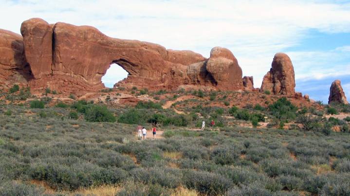 Hiker rescued from knee-deep quicksand in Utah national park