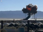 Un F-16 de exhibición se estrelló en Arizona: el piloto logró eyectarse a minutos de la caída