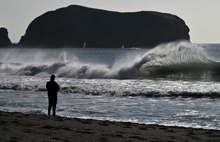 Bay Area weather: Dangerous surf, coastal flooding warning