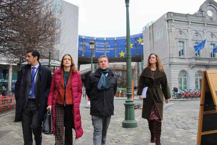 Page pide «redoblar esfuerzos ante el recorte tan bestial del presupuesto europeo que cuestiona la PAC y la cohesión»