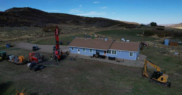 In Colorado town built on coal, some families are moving on