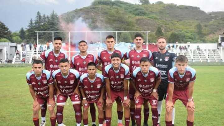 Unión Aconquija igualó en Santiago del Estero y definirá la serie en Las Estancias