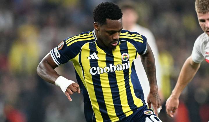 [Video] Jhon Durán marcó agónico gol y empató el clásico de Estambul