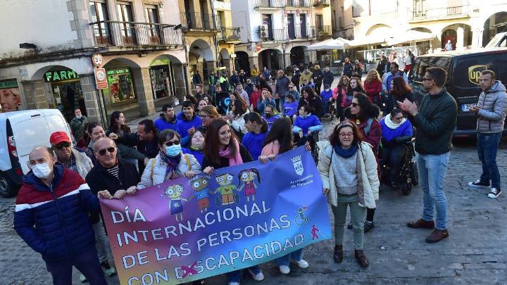 Los colectivos de personas con discapacidad de Plasencia 'plantan' al ayuntamiento
