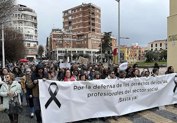 La juez de menores reprocha a la Junta de Extremadura su papel en el asesinato de la cuidadora: «Los medios eran insuficientes»