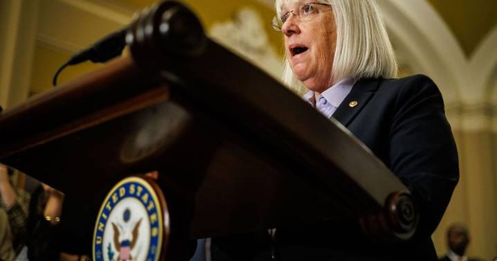 Senator calls for release of man detained by federal agents after he was attacked by a patrol dog