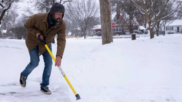 See photos of another December snowstorm in the Des Moines metro