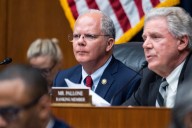 House panel approves broadband permitting overhaul