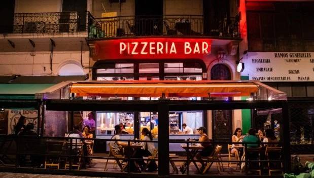 Una pizzería con barrio y mística