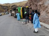 Cusco: siete fallecidos y casi 40 heridos deja volcadura de ómnibus en vía regional Espinar