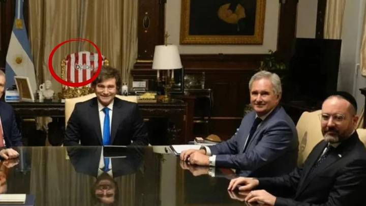 Milei, quien dice ser hincha de Boca, festejó el título de Estudiantes