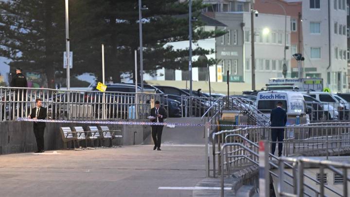 Los sospechosos del tiroteo en una playa de Australia habrían sido padre e hijo, según las autoridades