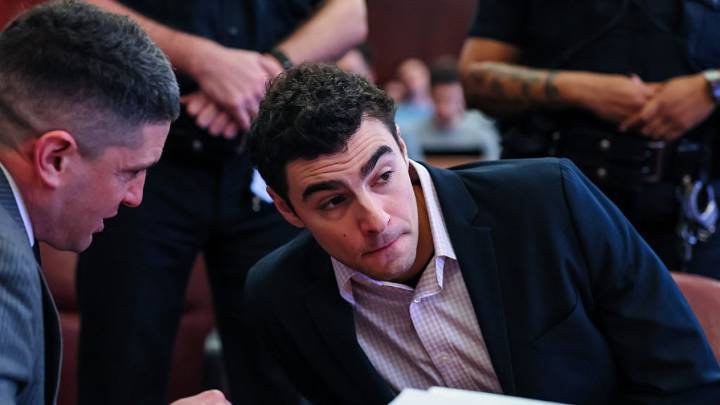 Luigi Mangione regresa a corte por asesinato de Brian Thompson