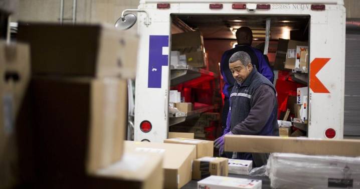 Holiday shipping deadlines: FedEx, UPS and USPS dates