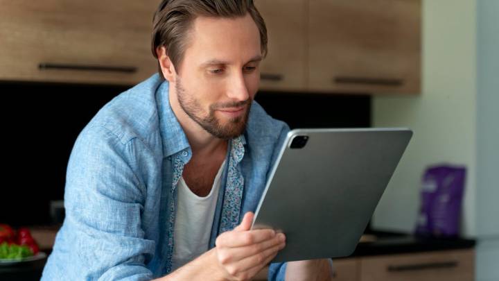 Esta tablet Android 13 con 8GB de RAM y batería de 5000mAh por menos de 40 euros es perfecta para series, clases y viajes