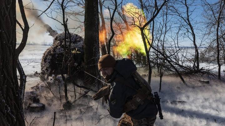 World 'must be ready for war' - as tensions rise between Russia and Europe