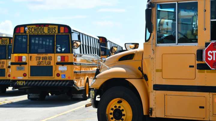 Christmas break dates for schools in Florida by county, a December list