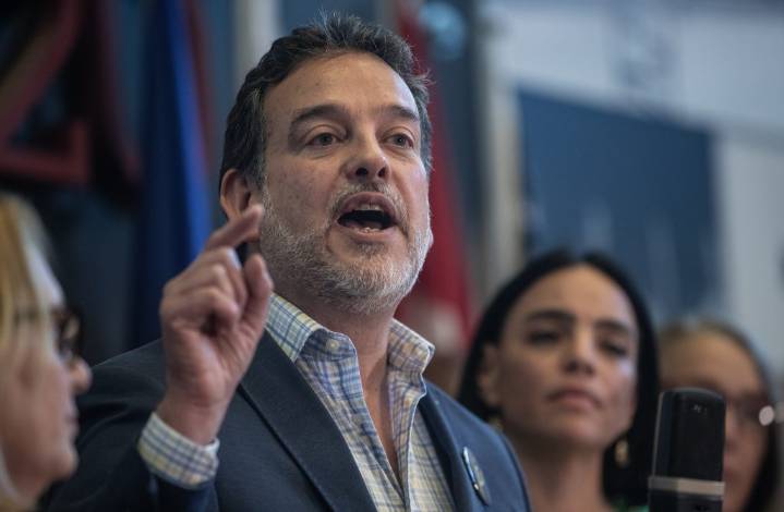 Alberta’s Smith only has herself to blame for recall petitions: Labour leader