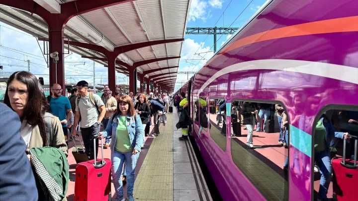 Renfe hace más barato viajar en familia: Avlo baja los billetes a cinco euros para menores de 14 años