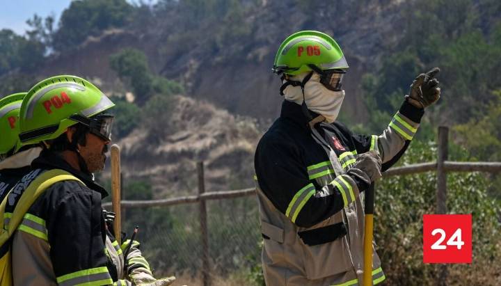 Declaran Alerta Roja en Melipeuco por incendio forestal: fue causado por la caída de un rayo