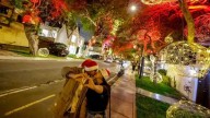 Calle de San Isidro se ha vuelto viral en redes sociales por su desbordante espíritu navideño [VIDEO]