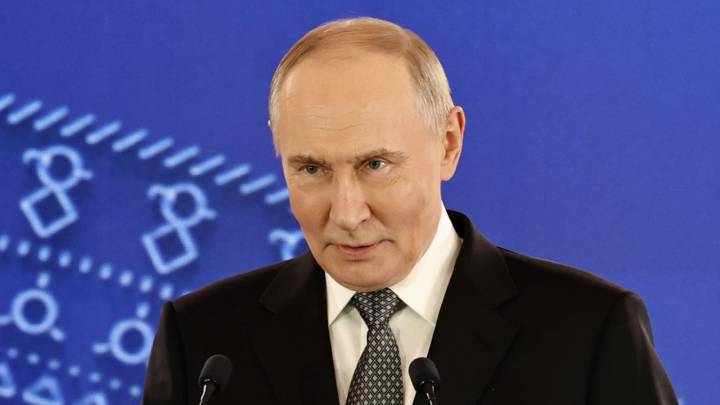 5 media pacts signed, Putin launches RT India