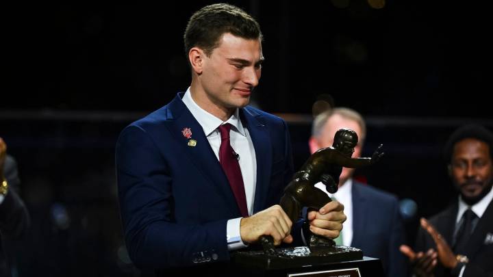 Fernando Mendoza promises to carry Heisman Trophy with 'gratitude, humility'