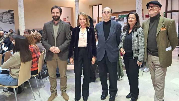 Rafael Canogar: "Lo importante es ser honesto y recuperar el amor por la pintura"