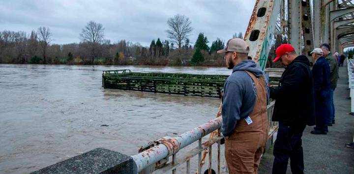 Diluvio termina, inundaciones persisten en estado de Washington