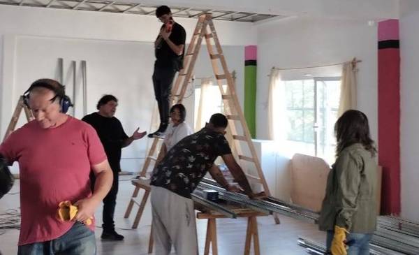 Continúa el curso de instalación de cielo raso en la Biblioteca Popular San Martín