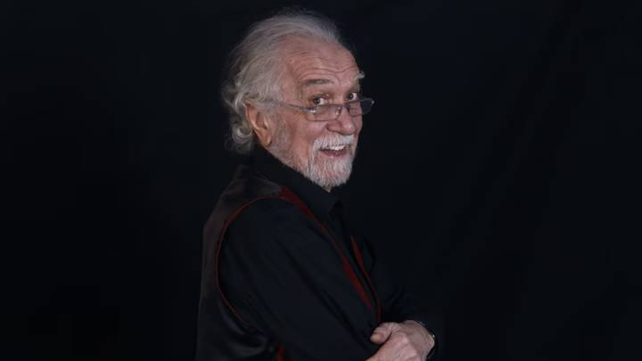 Muere a los 86 años el músico y humorista argentino Ernesto Acher, miembro inolvidable de Les Luthiers