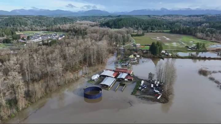 More than 30,000 lose power as 'catastrophic' flooding hits western WA