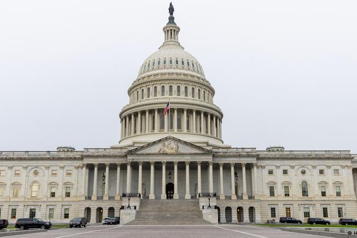 Buscan senadores EE. UU. bloquear ataques contra Venezuela