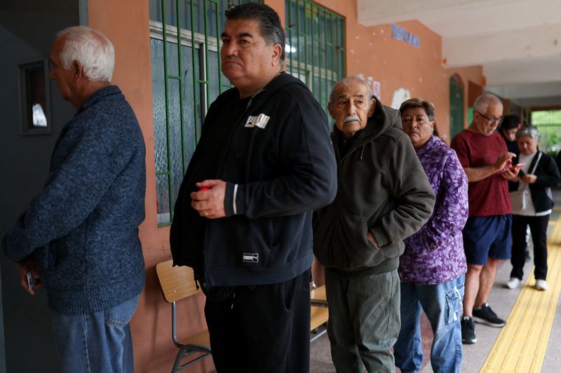 Right-wing candidate Kast takes early lead in Chile's presidential election