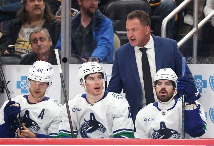 Deadspin | Adam Foote in familiar environs when Canucks visit Avalanche