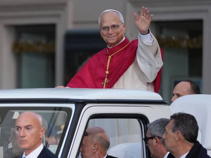 Pope steps into Christmas with prayer for peace at Spanish Steps