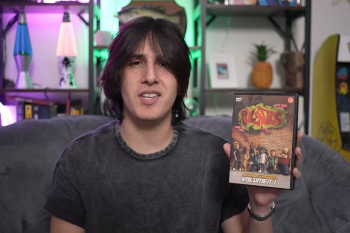 “Tipo Gorillaz, pero hueones”: la sorpresa de un famoso youtuber tras ver por primera vez “Pulentos”