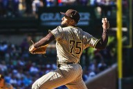 Robert Suárez firma contrato multimillonario con Atlanta, pero no será cerrador