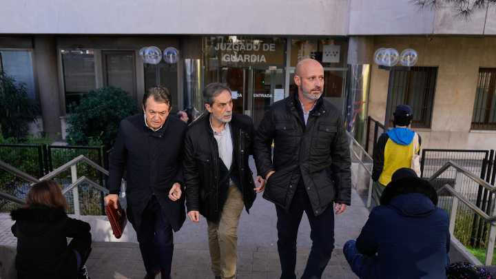 El juez deja en libertad provisional a los tres detenidos por el caso Plus Ultra