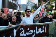 El régimen de Túnez choca con la UE y se ve amenazado por los sindicatos tras encarcelar a la oposición