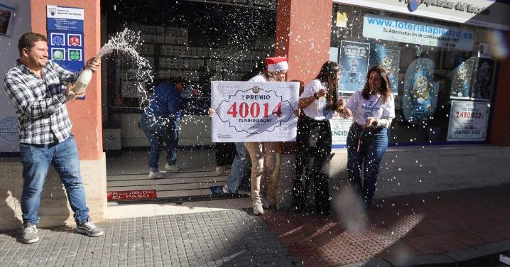 Así debes compartir un décimos de la lotería de Navidad de forma segura