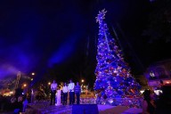 Inundan paz y alegría la alameda de León con encendida del árbol